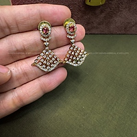 Inverted shell necklace