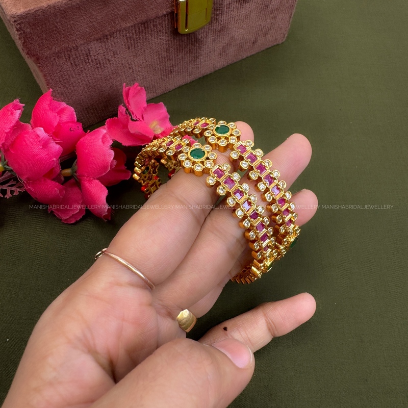 p/g flower bangle