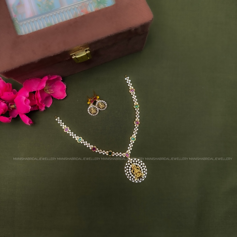 Oval Lakshmi pendant neckset