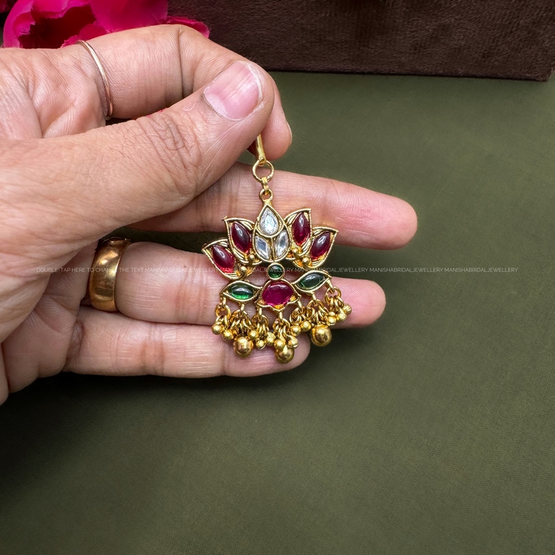 pink&green lotus tikka