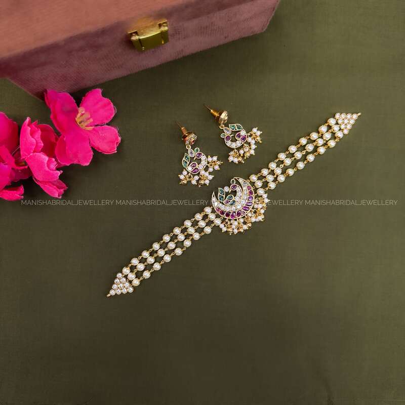 Peacock Pearl Choker