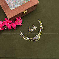 Single centered stone with beads