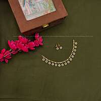 Flower Hanging diamond neckpiece