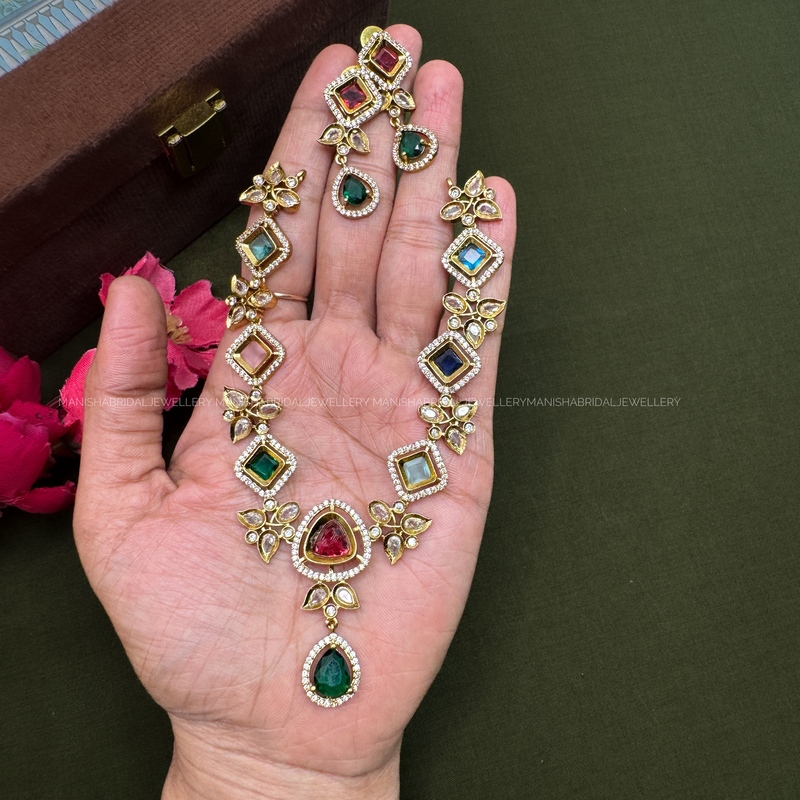 Multicolor diamond shape neckpiece