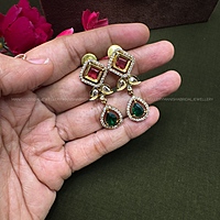 Multicolor diamond shape neckpiece