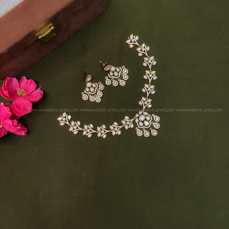 kundan white stone